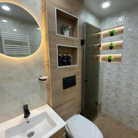 Апартамент Sea Breeze 1 *