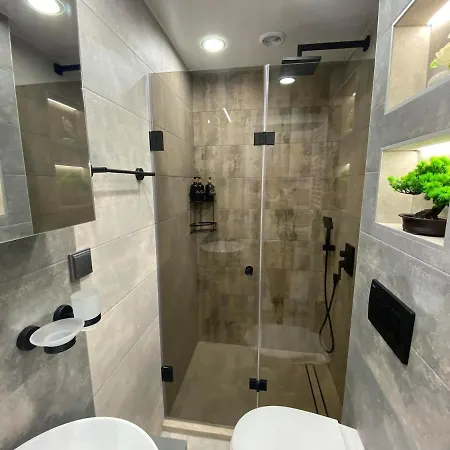 Апартамент Sea Breeze 1 *